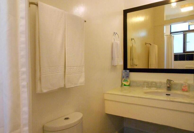 Hotel One Crescent Place