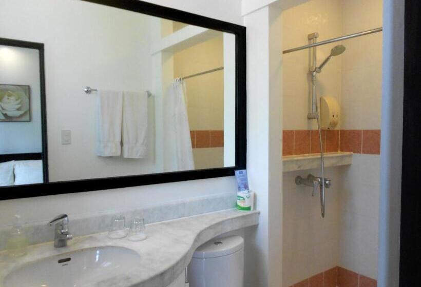 Hotel One Crescent Place