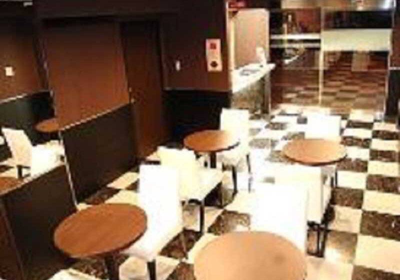 Отель Livemax Budget Umeda