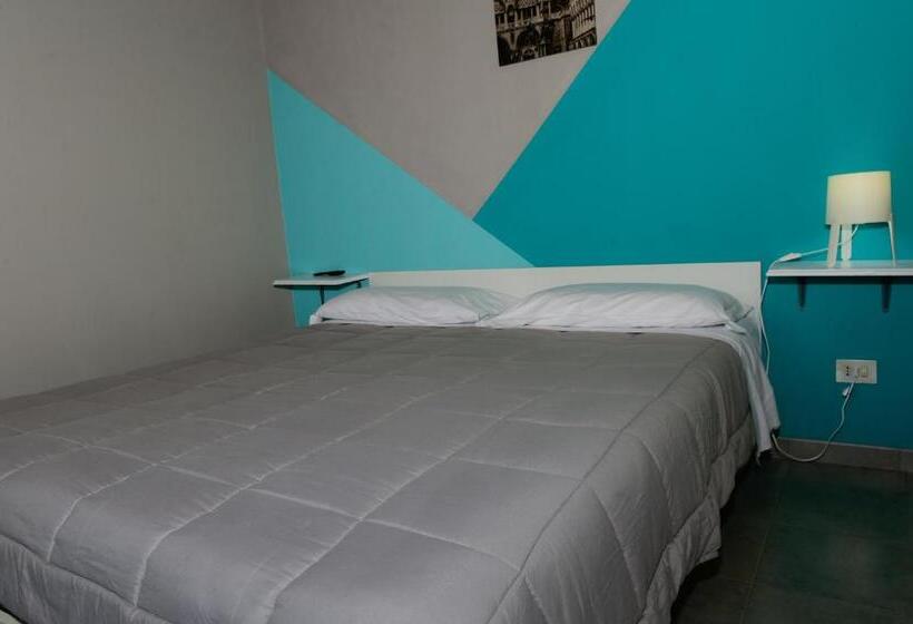 ホテル Ostello Verbania