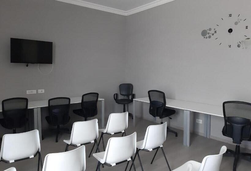 ホテル Ostello Verbania