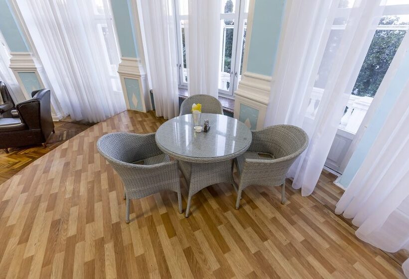 Отель Primorskaya