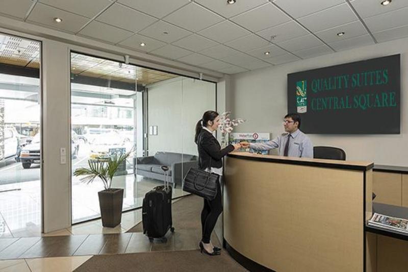 هتل Quality Suites Central Square