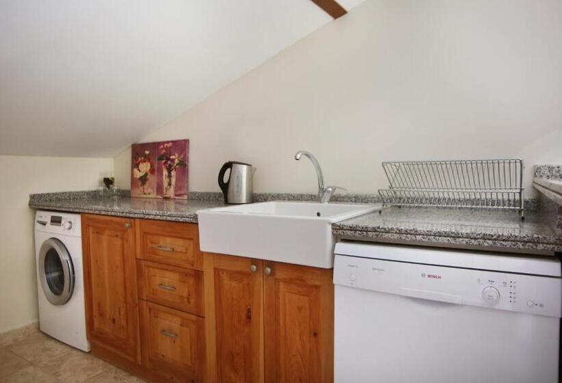 בית מלון כפרי Saylam Suites