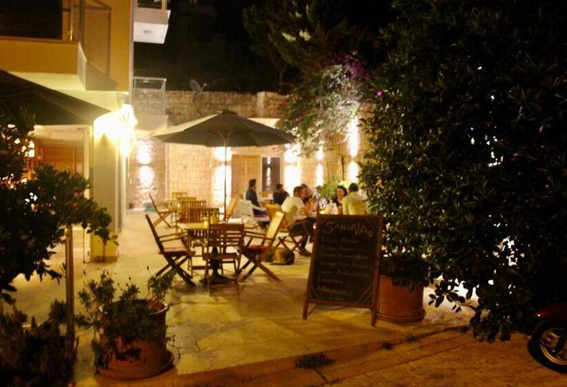 בית מלון כפרי Saylam Suites