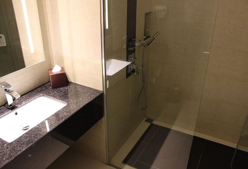 Swiss Belhotel Harbour Bay