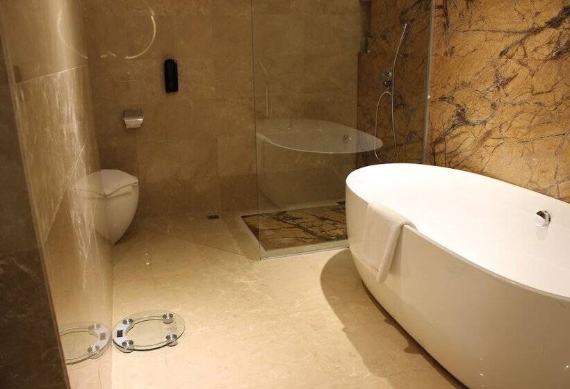 Swiss Belhotel Harbour Bay