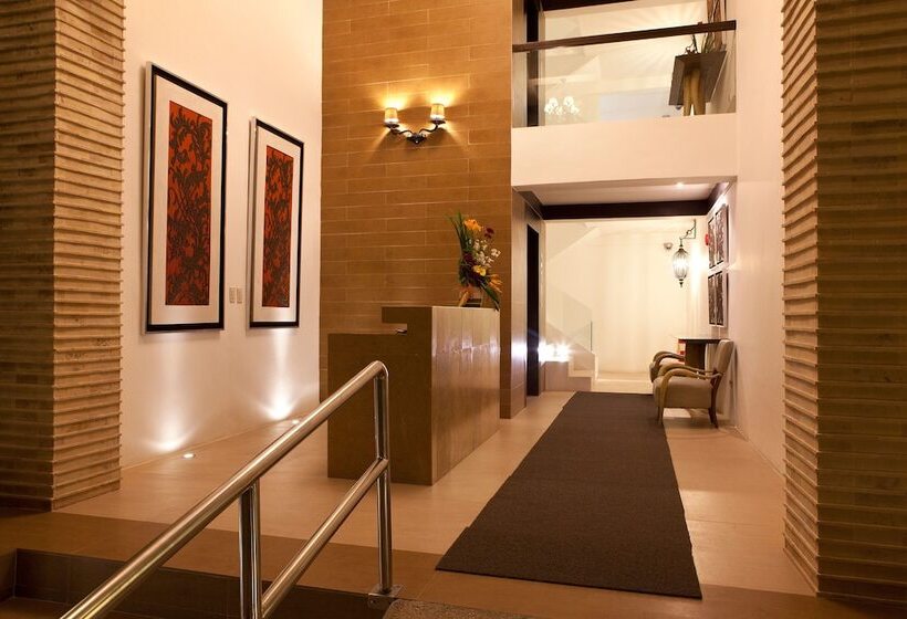 בית מלון כפרי The District Boracay