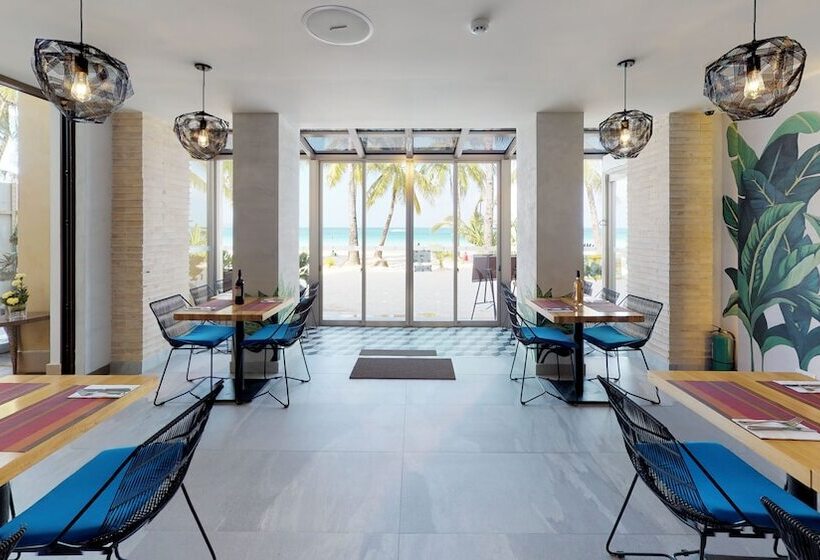 בית מלון כפרי The District Boracay