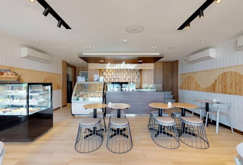 בית מלון כפרי The District Boracay