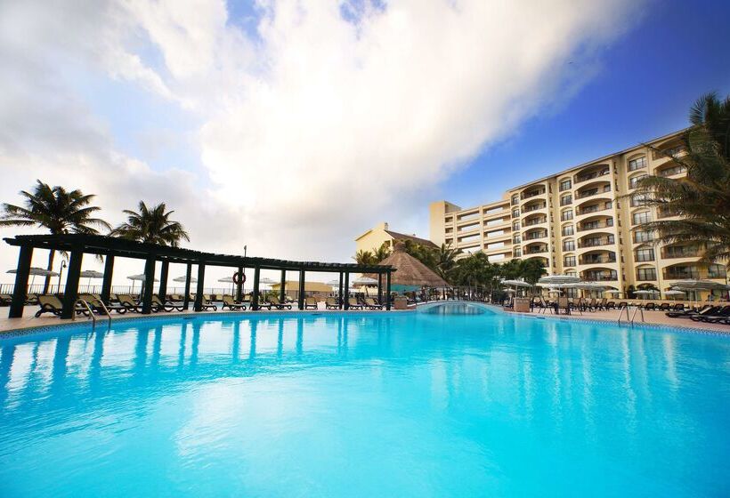 The Royal Islander - An All Suites Resort