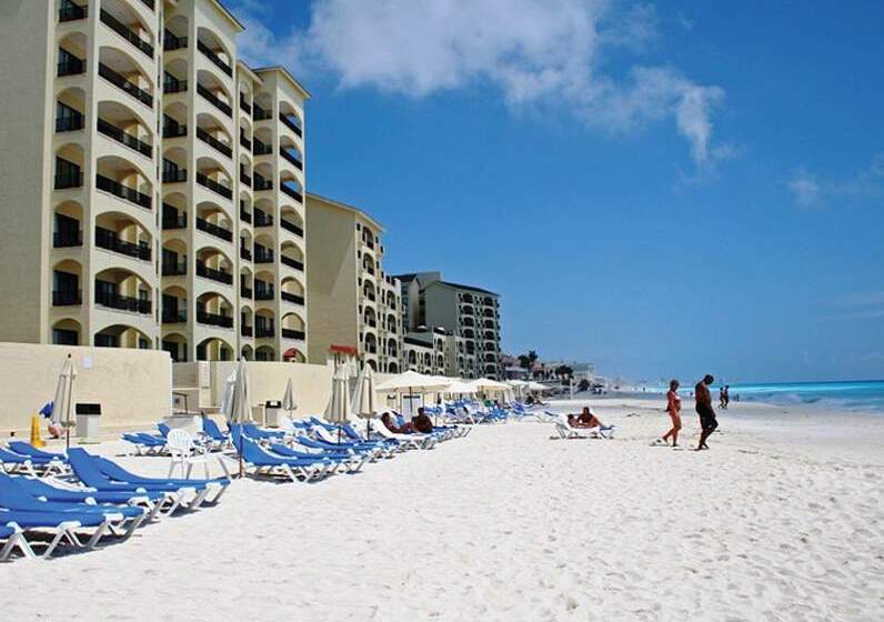 The Royal Islander - An All Suites Resort