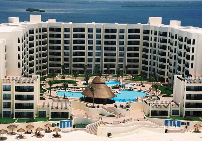 The Royal Islander - An All Suites Resort