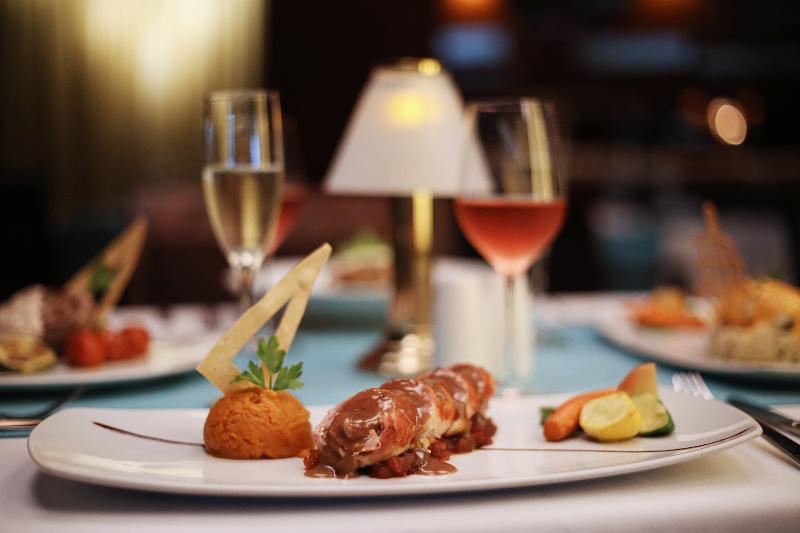 The Royal Islander - An All Suites Resort