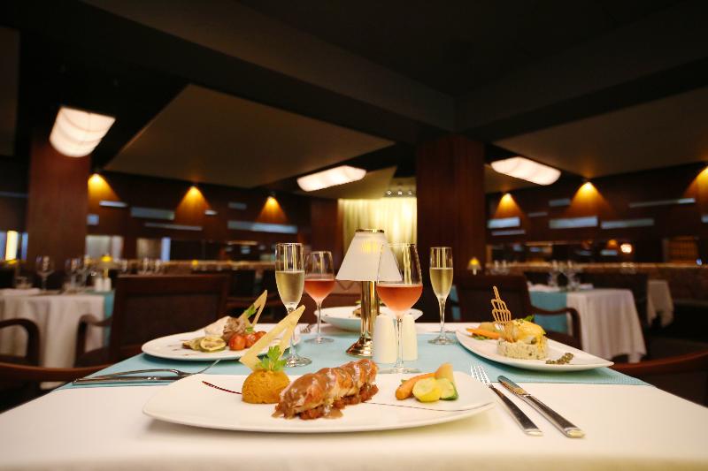 The Royal Islander - An All Suites Resort