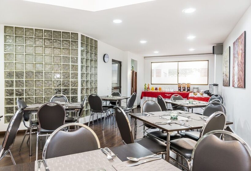 בית מלון כפרי Travelers Fontana Plaza