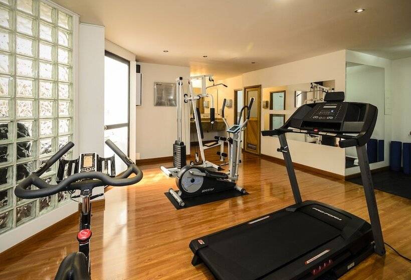 בית מלון כפרי Travelers Fontana Plaza