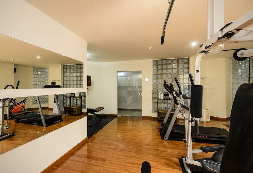 בית מלון כפרי Travelers Fontana Plaza