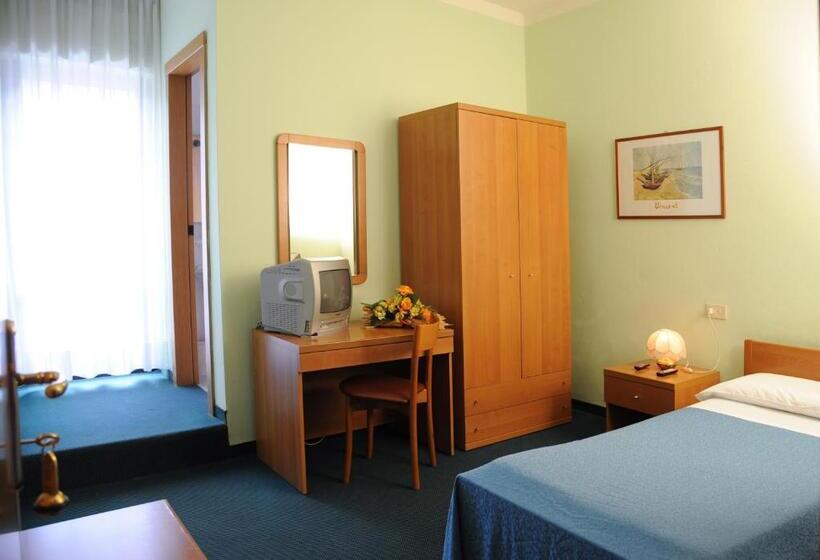 בית מלון כפרי Tre Castelli