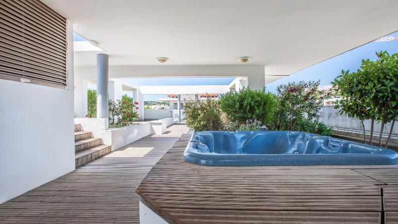 هتل Vacanceole  Residence Le Crystal