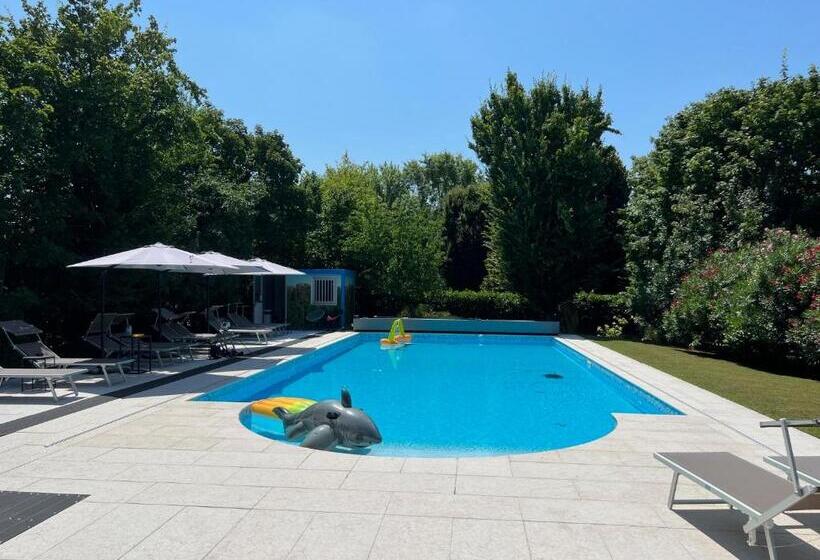 호텔 Villa Dei Carpini