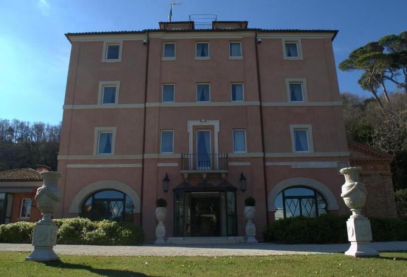 فندق Villa Lattanzi