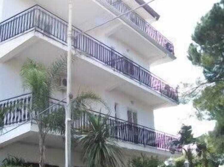 هتل Villa Santantonio