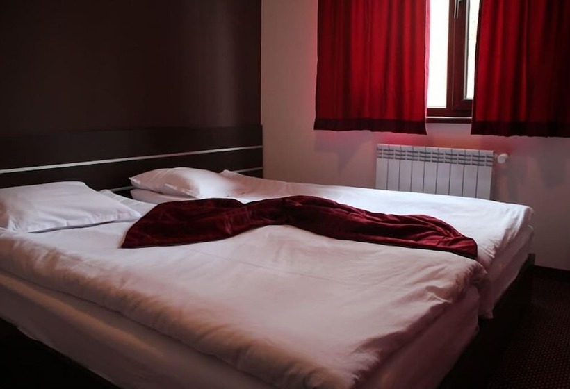 فندق White House