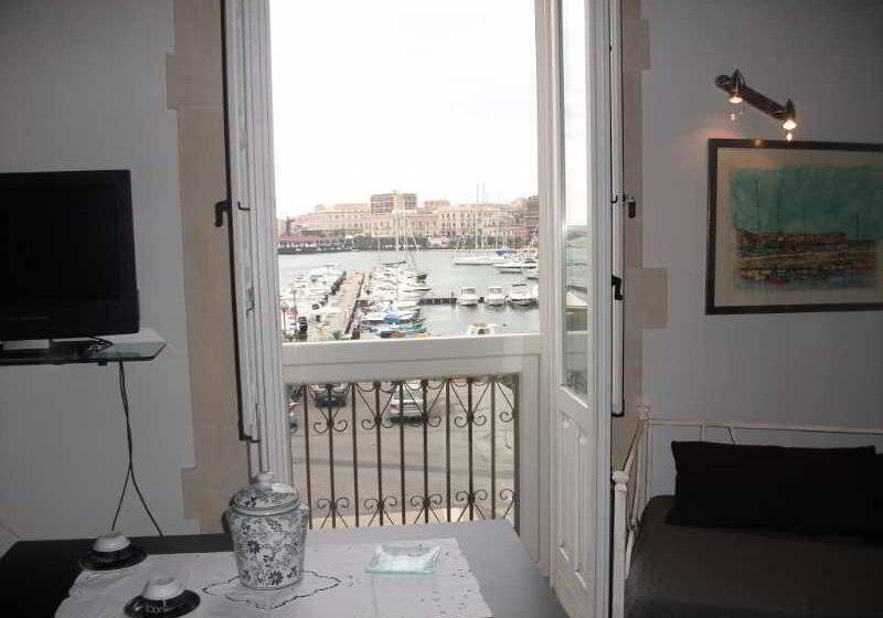 ベッドアンドブレックファースト Lakkios Charming Suites And Rooms