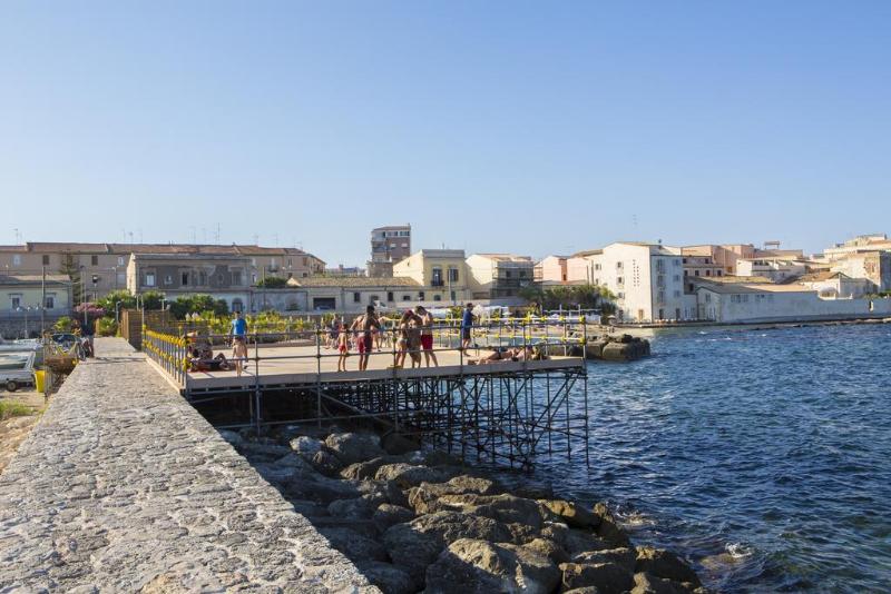 ベッドアンドブレックファースト Lakkios Charming Suites And Rooms