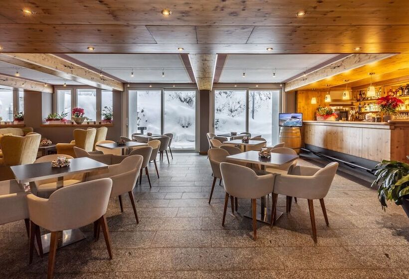 منتجع Piandineve