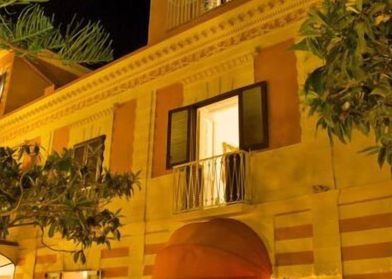 Romantic Hotel & Restaurant Villa Cheta Elite