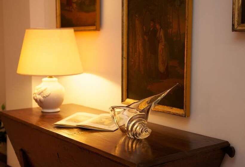 Romantic Hotel & Restaurant Villa Cheta Elite