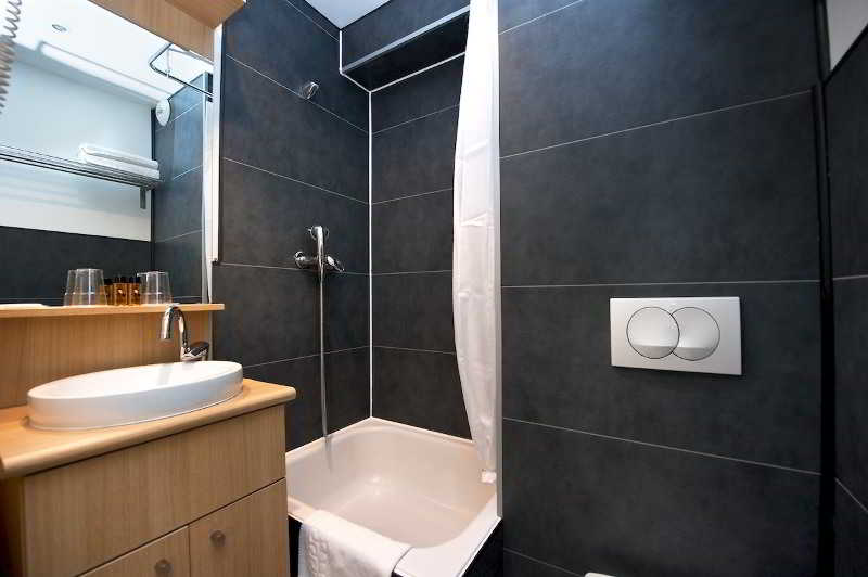 Staycity Aparthotels Paris Gare De L Est