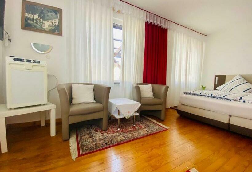 ユースホステル Gasthaus Castor