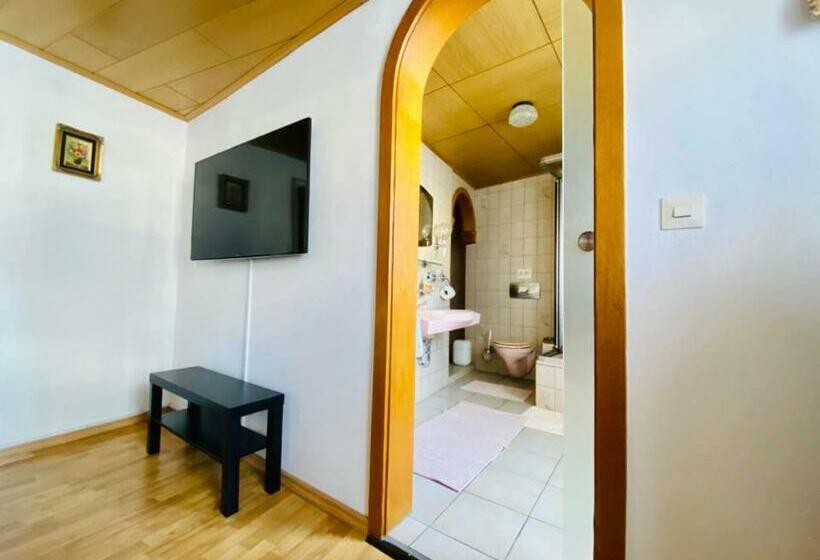 ユースホステル Gasthaus Castor