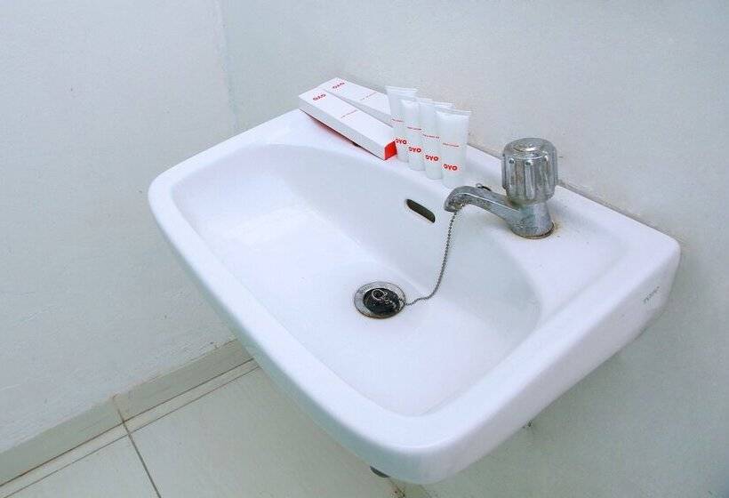 هاستل Grand Wisata Hotel By Oyo Rooms