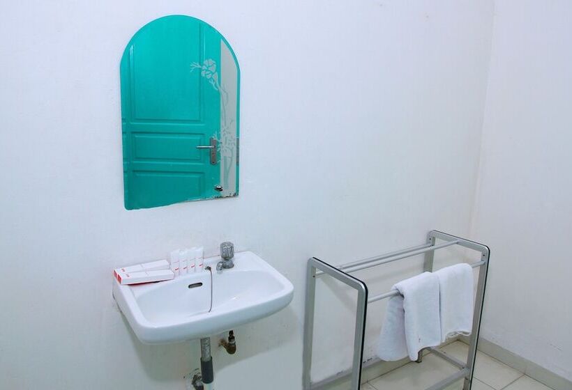 هاستل Grand Wisata Hotel By Oyo Rooms