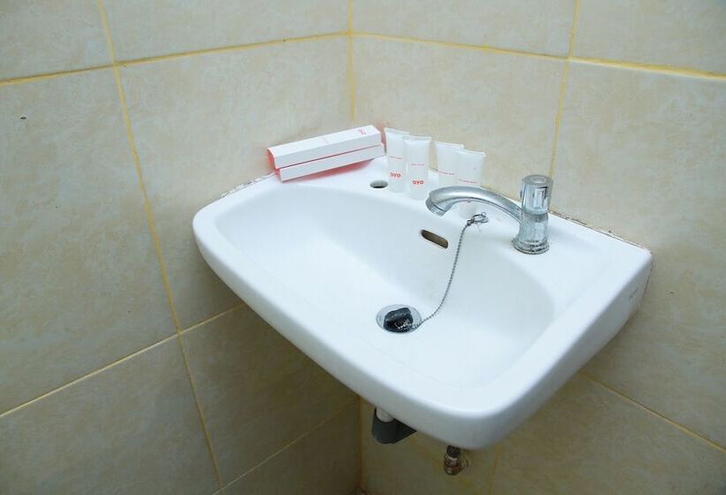 هاستل Grand Wisata Hotel By Oyo Rooms