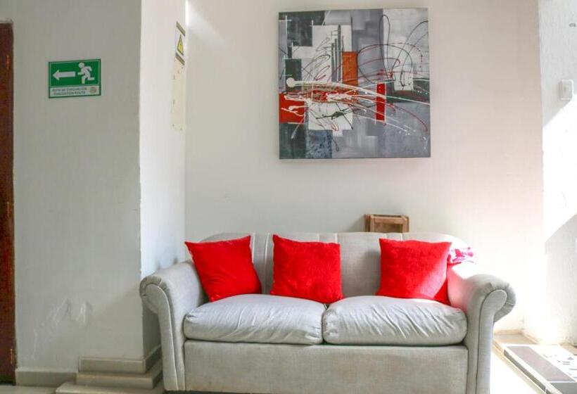 הוסטל Jardines Evans By Geh Suites