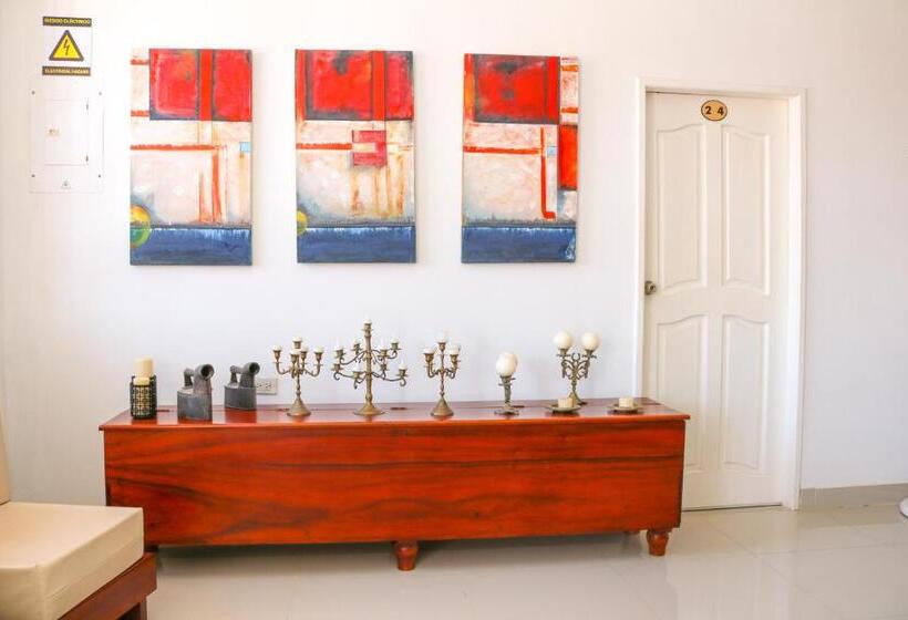 הוסטל Jardines Evans By Geh Suites