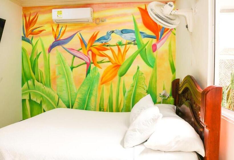 הוסטל Jardines Evans By Geh Suites