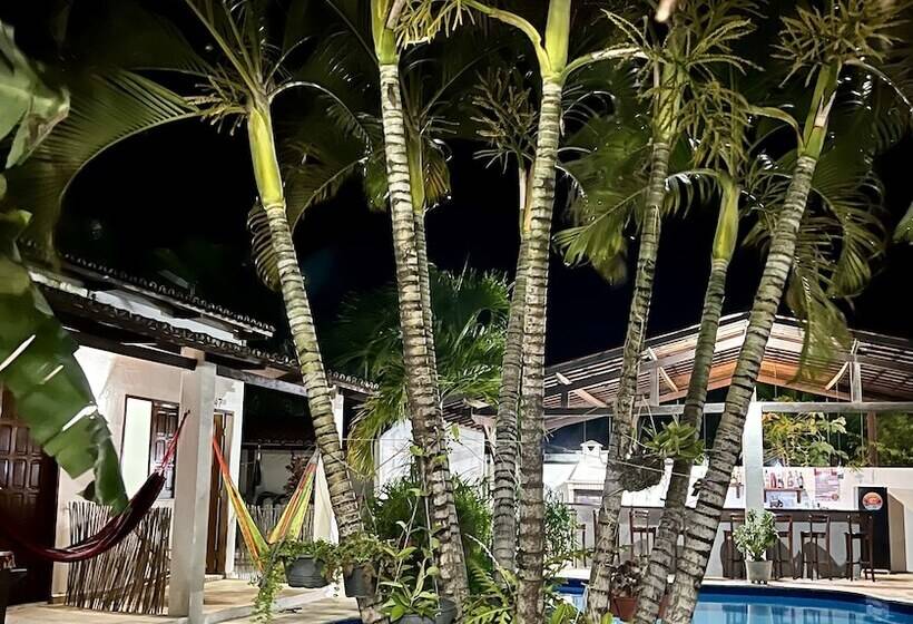 Общежитие Pousada Califórnia Tia Lia