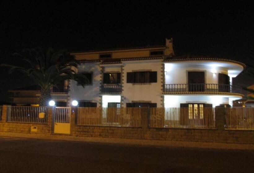 فندق صغير Santa Beach House