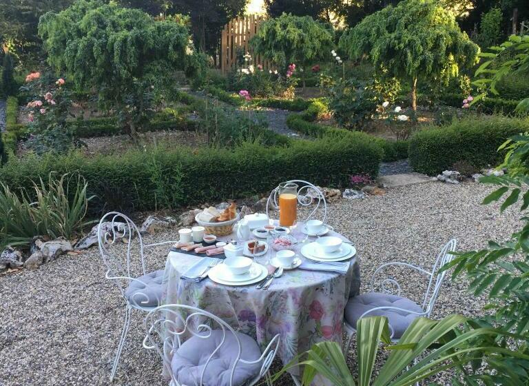 צימר Chateau Mathias