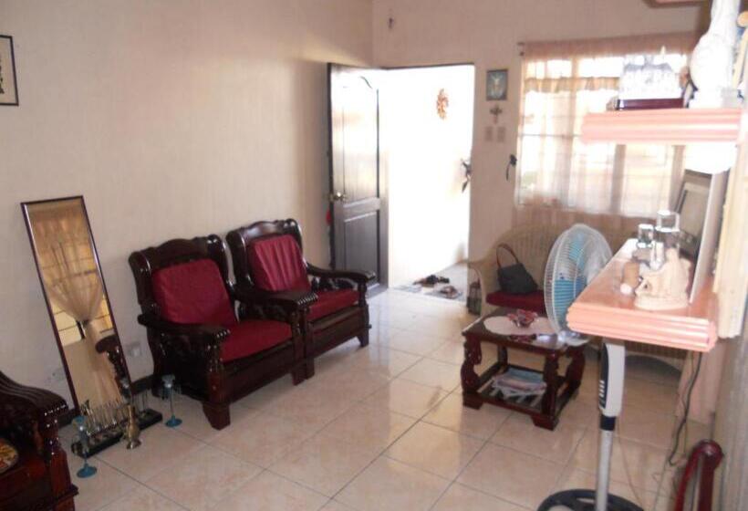 تختخواب و صبحانه Guesthouse Cavite