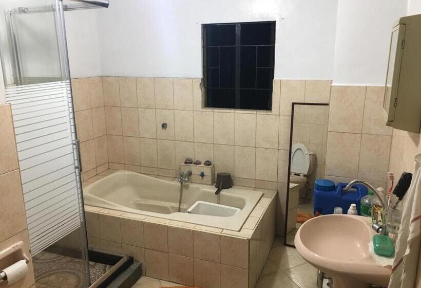 تختخواب و صبحانه Guesthouse Cavite