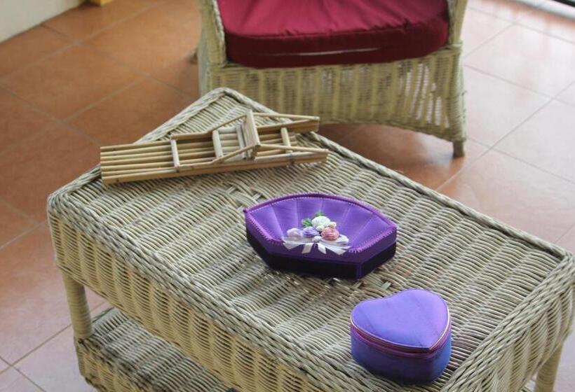 تختخواب و صبحانه Guesthouse Cavite