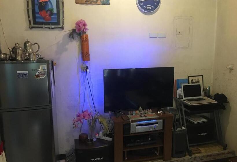 تختخواب و صبحانه Guesthouse Cavite