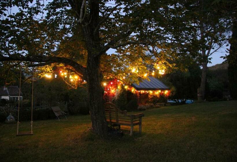 住宿加早餐  La Hulotte